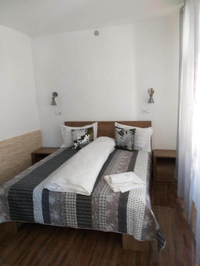 Sara House Apartment บิสตริซา ภายนอก รูปภาพ