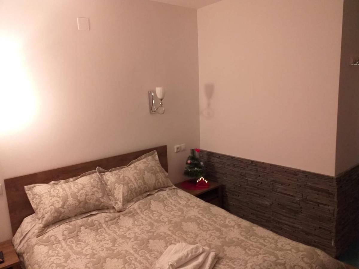 Sara House Apartment บิสตริซา ภายนอก รูปภาพ